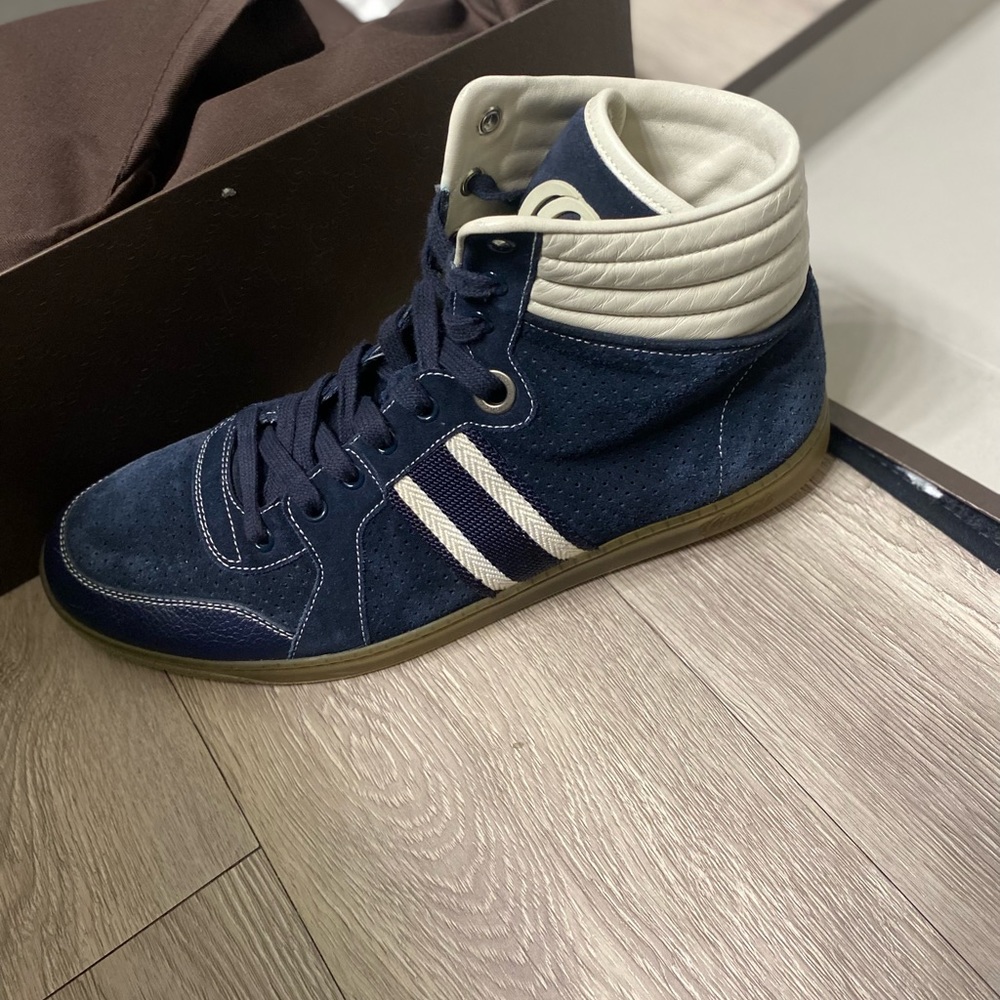 Navy blue an white strip gucci shoes